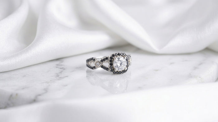 Metalbox — Bague Alix — bague Éclat Pur en argent blanc sertie de zircons